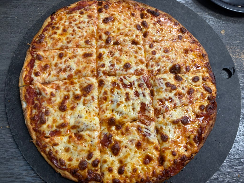 Circle Inn Pizzeria | 40 Slices of Pizza: Slice&nbsp;#9