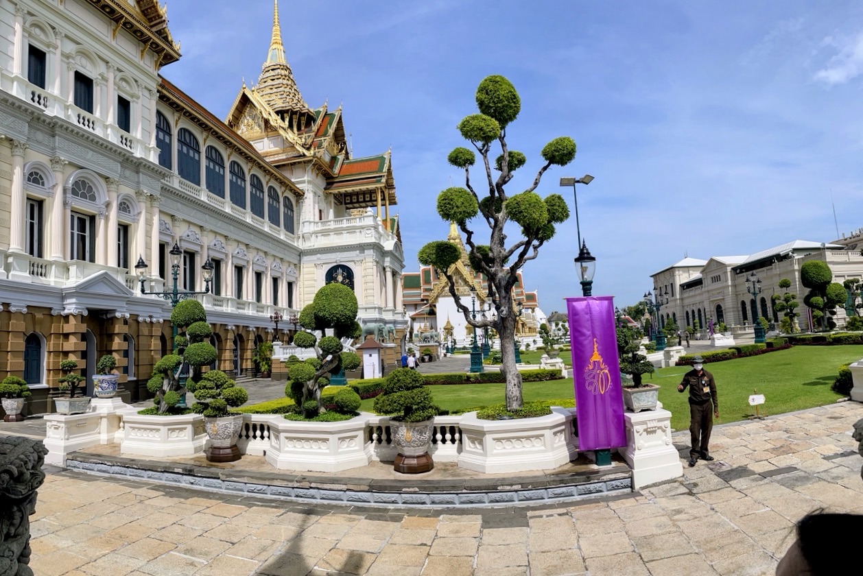 Sleeping in Bangkok: How to Survive Jetlag